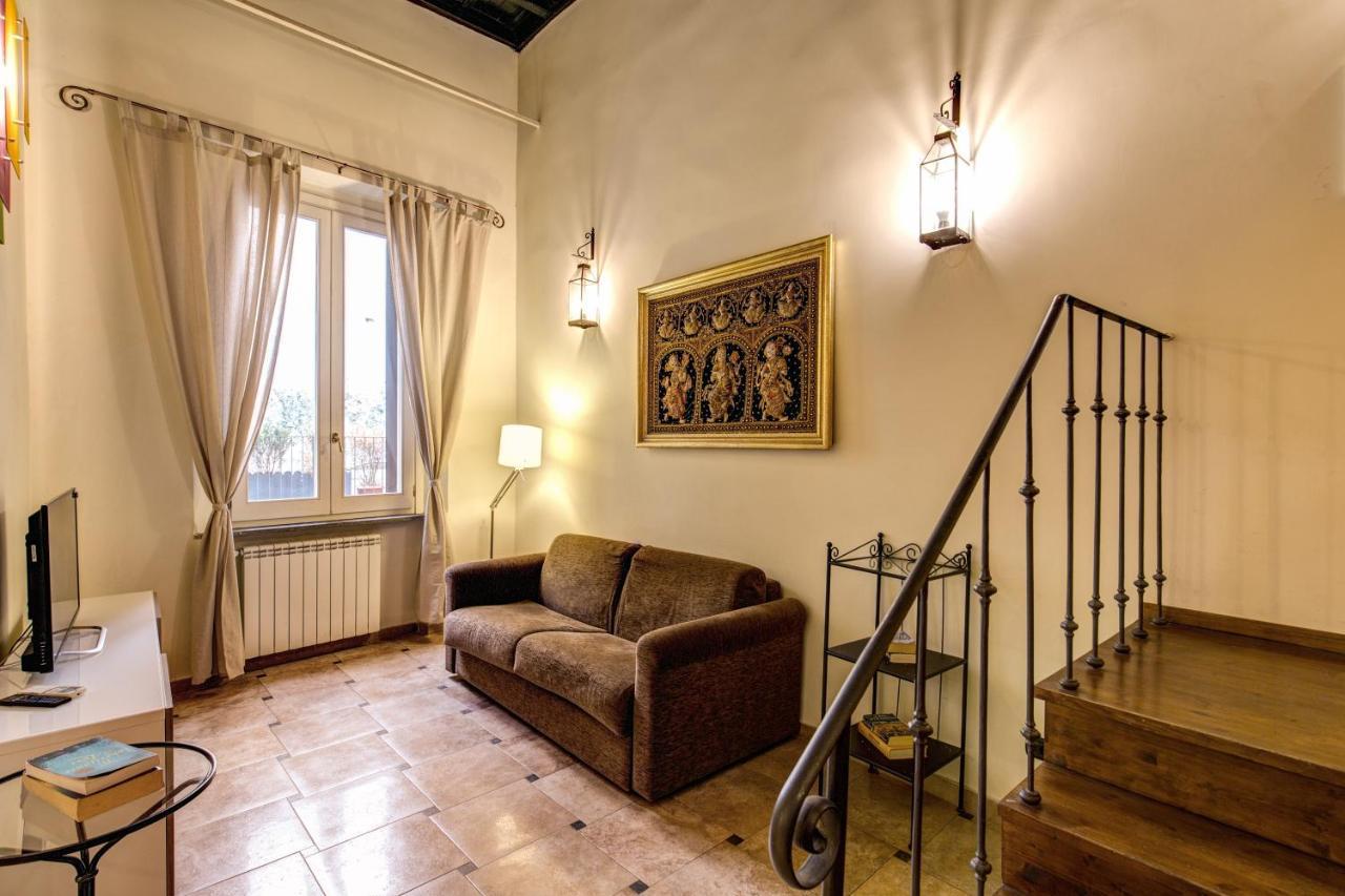 Cappellari Apartments - Campo De' Fiori Рим Екстер'єр фото