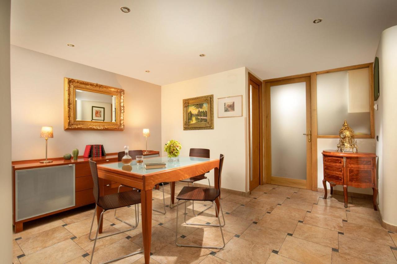 Cappellari Apartments - Campo De' Fiori Рим Екстер'єр фото