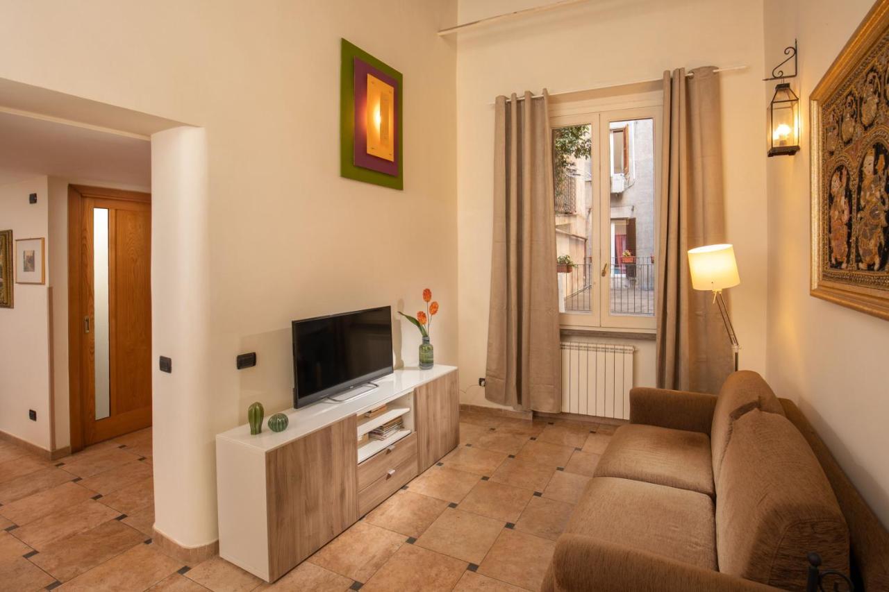 Cappellari Apartments - Campo De' Fiori Рим Екстер'єр фото