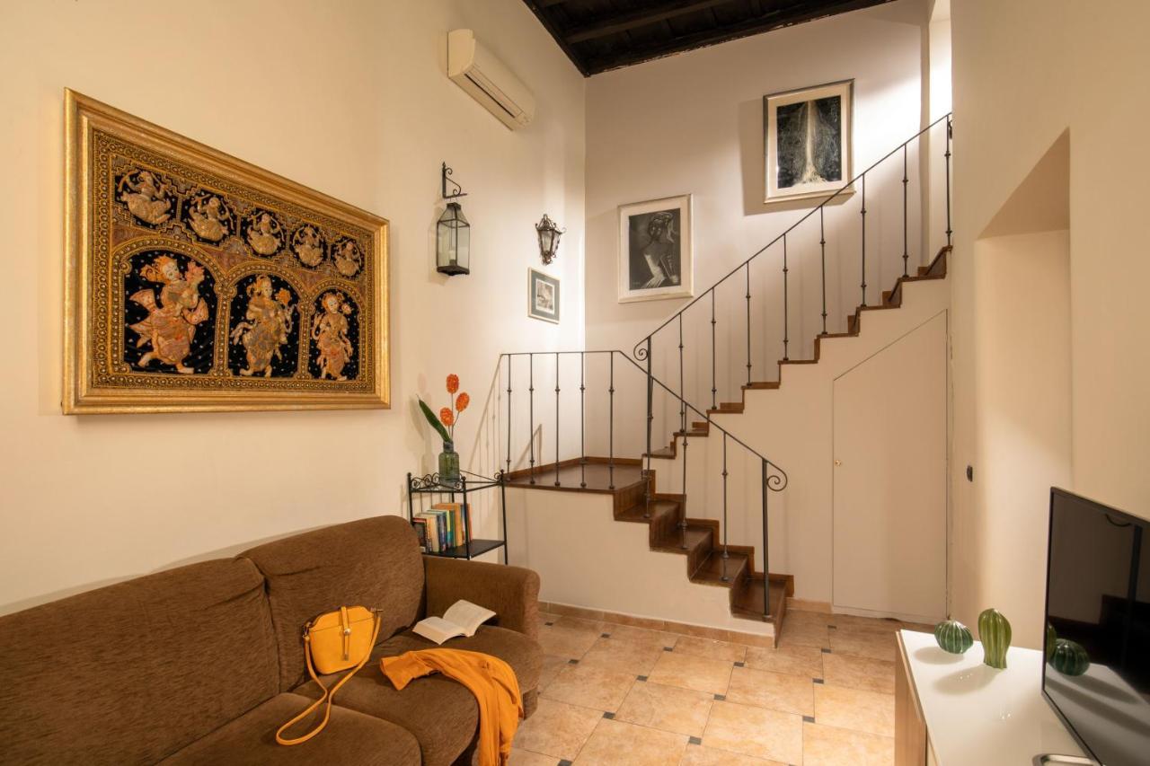 Cappellari Apartments - Campo De' Fiori Рим Екстер'єр фото