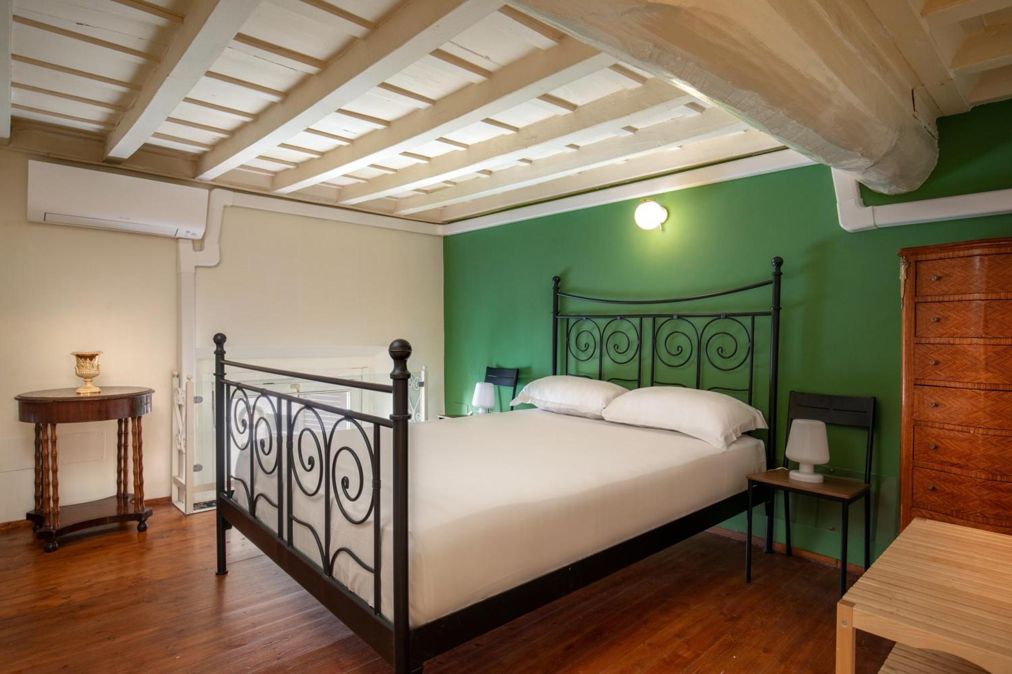 Cappellari Apartments - Campo De' Fiori Рим Екстер'єр фото
