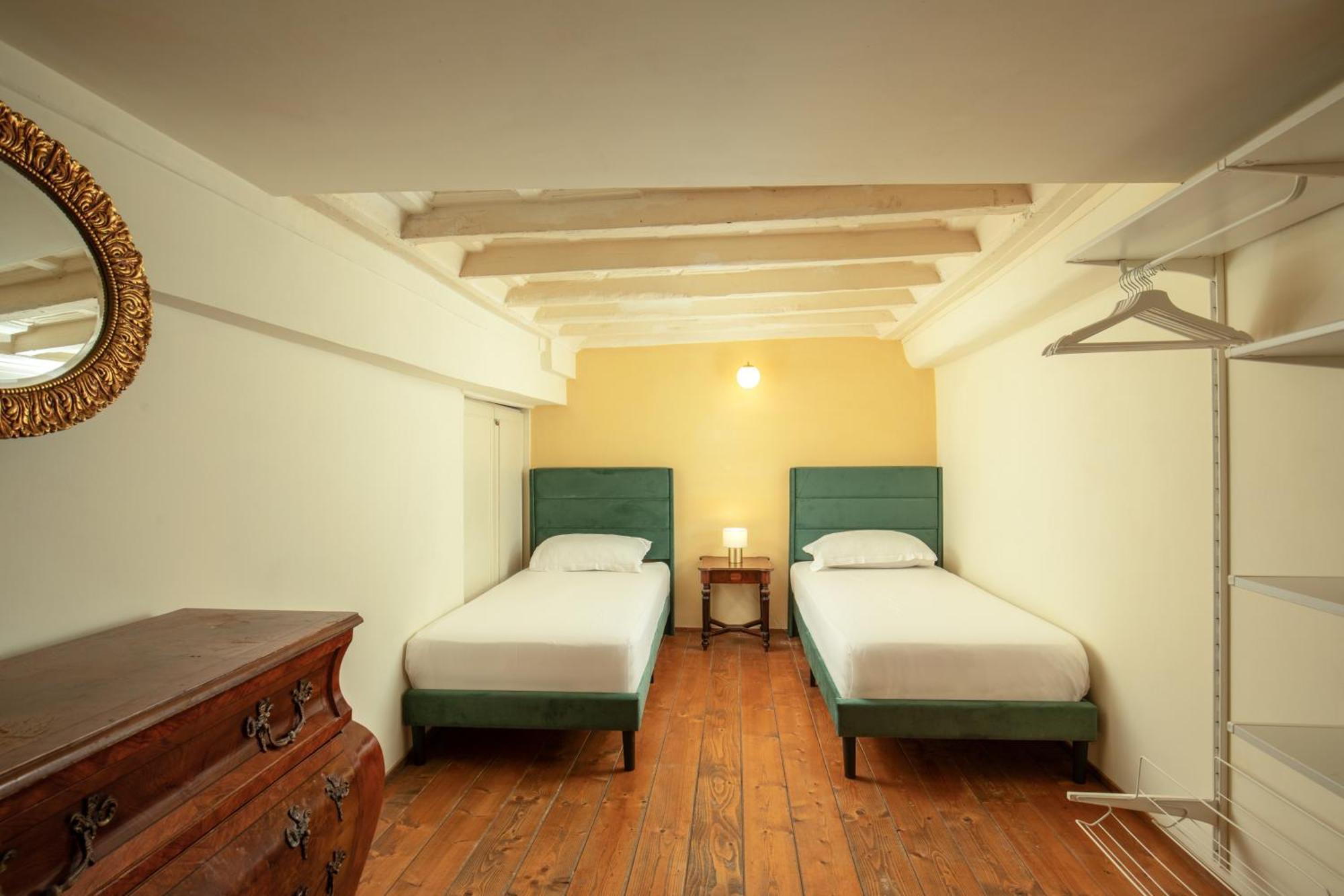 Cappellari Apartments - Campo De' Fiori Рим Екстер'єр фото