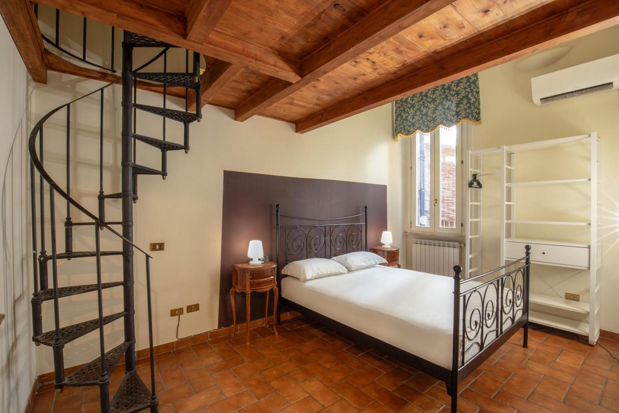 Cappellari Apartments - Campo De' Fiori Рим Екстер'єр фото