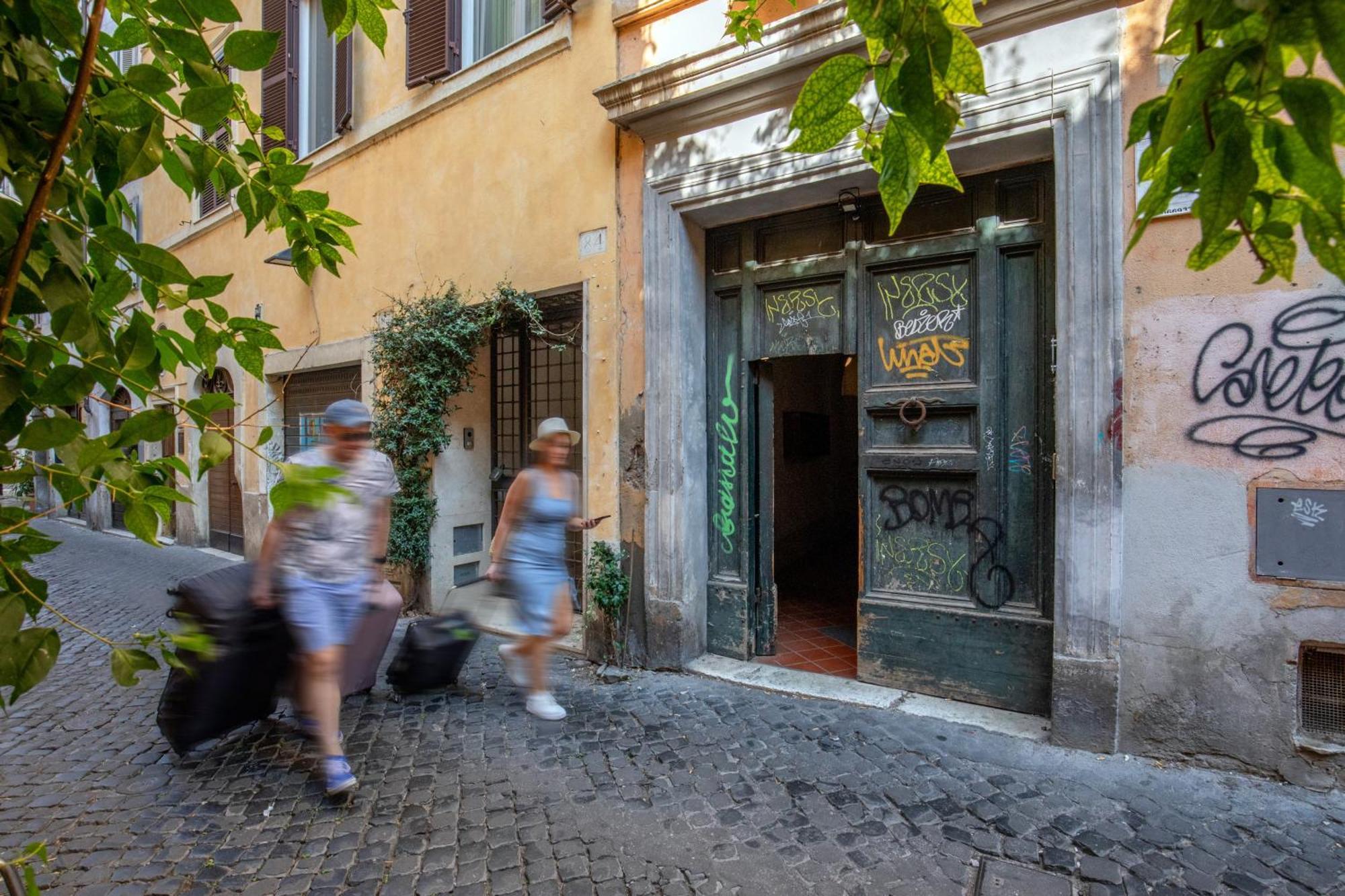 Cappellari Apartments - Campo De' Fiori Рим Екстер'єр фото