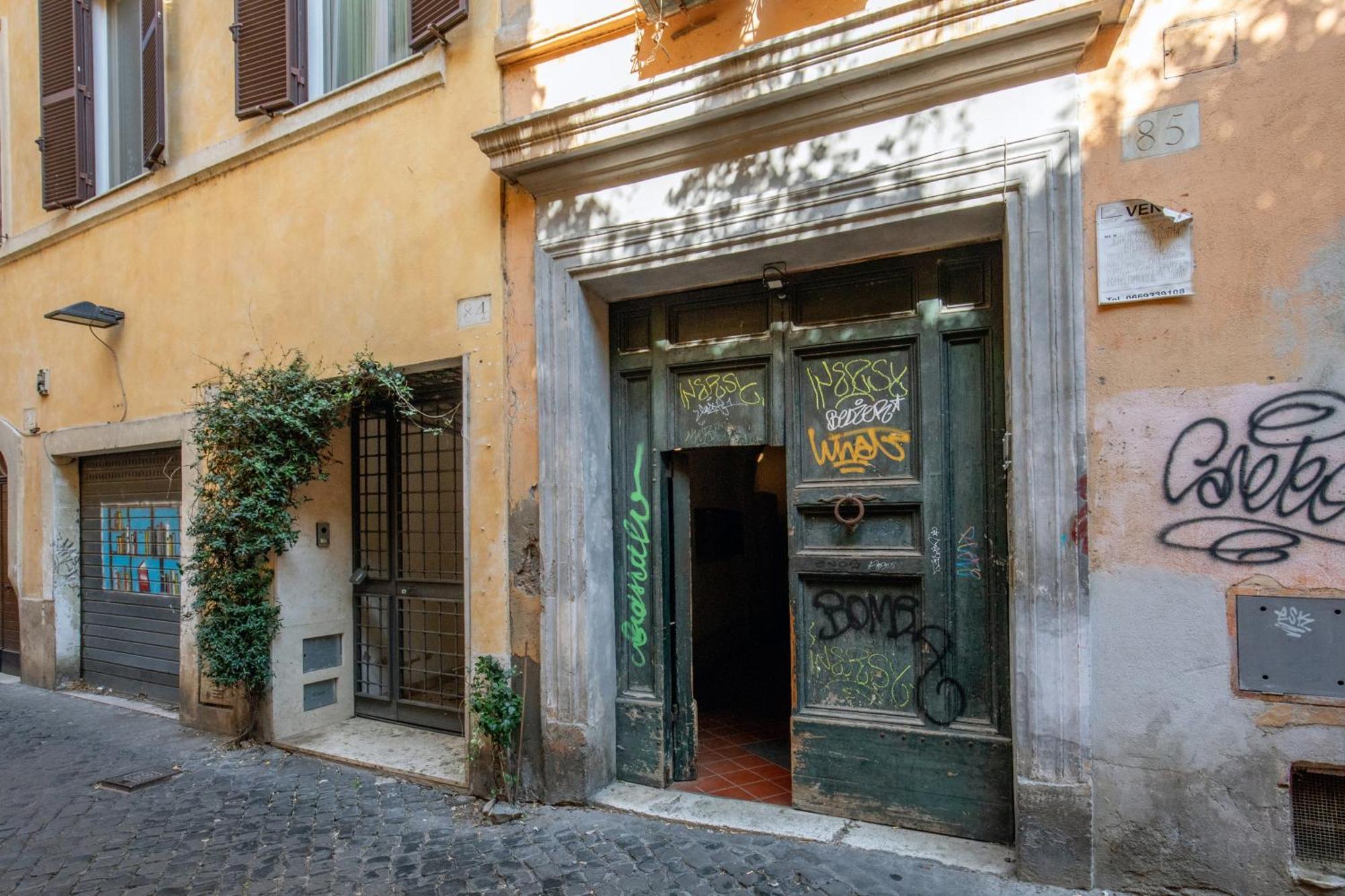 Cappellari Apartments - Campo De' Fiori Рим Екстер'єр фото