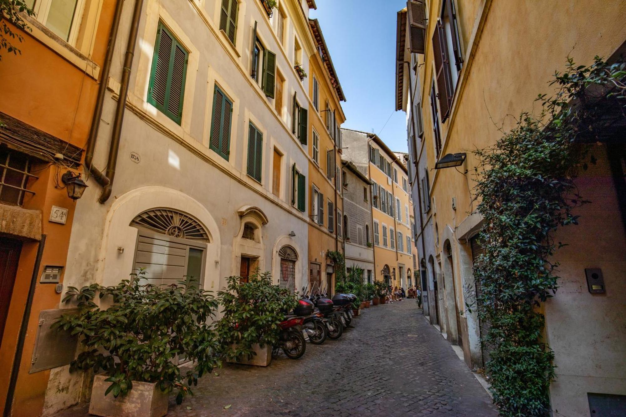 Cappellari Apartments - Campo De' Fiori Рим Екстер'єр фото